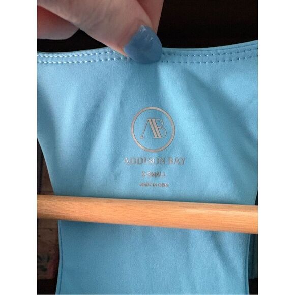 NWT Addison Bay Smooth Arch Sports Bra In Beverly Blue Size XS $68 MSRP - Picture 6 of 8